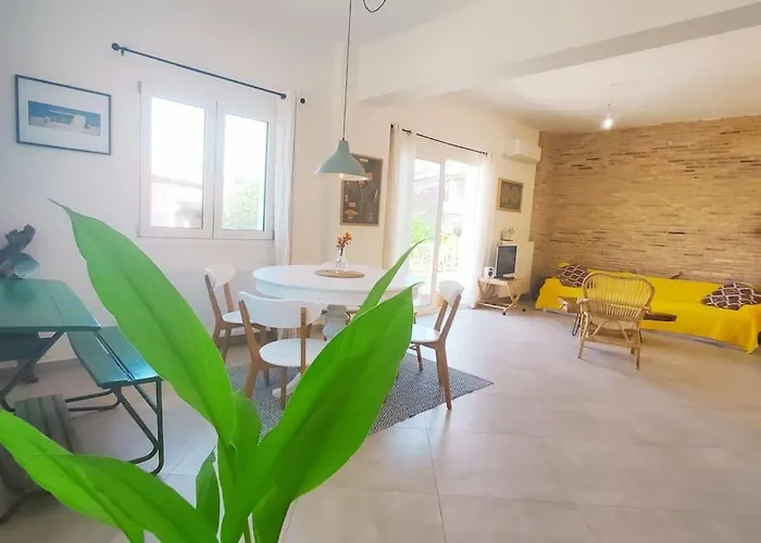 Casa vacanze Zacharenia Cozy House With Sea Views *