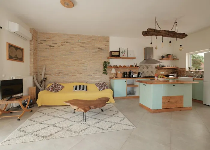 Zacharenia Cozy House With Sea Views *